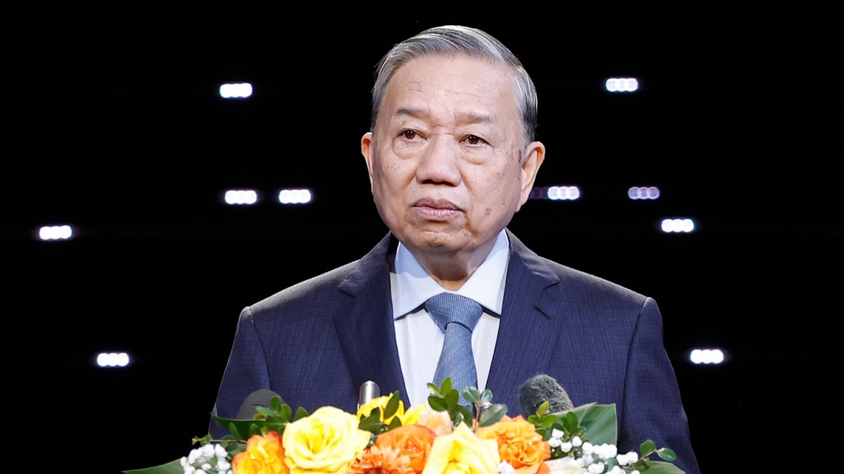 Tổng Bí thư: Mỗi cán bộ, đảng viên nêu gương bằng hành động cụ thể